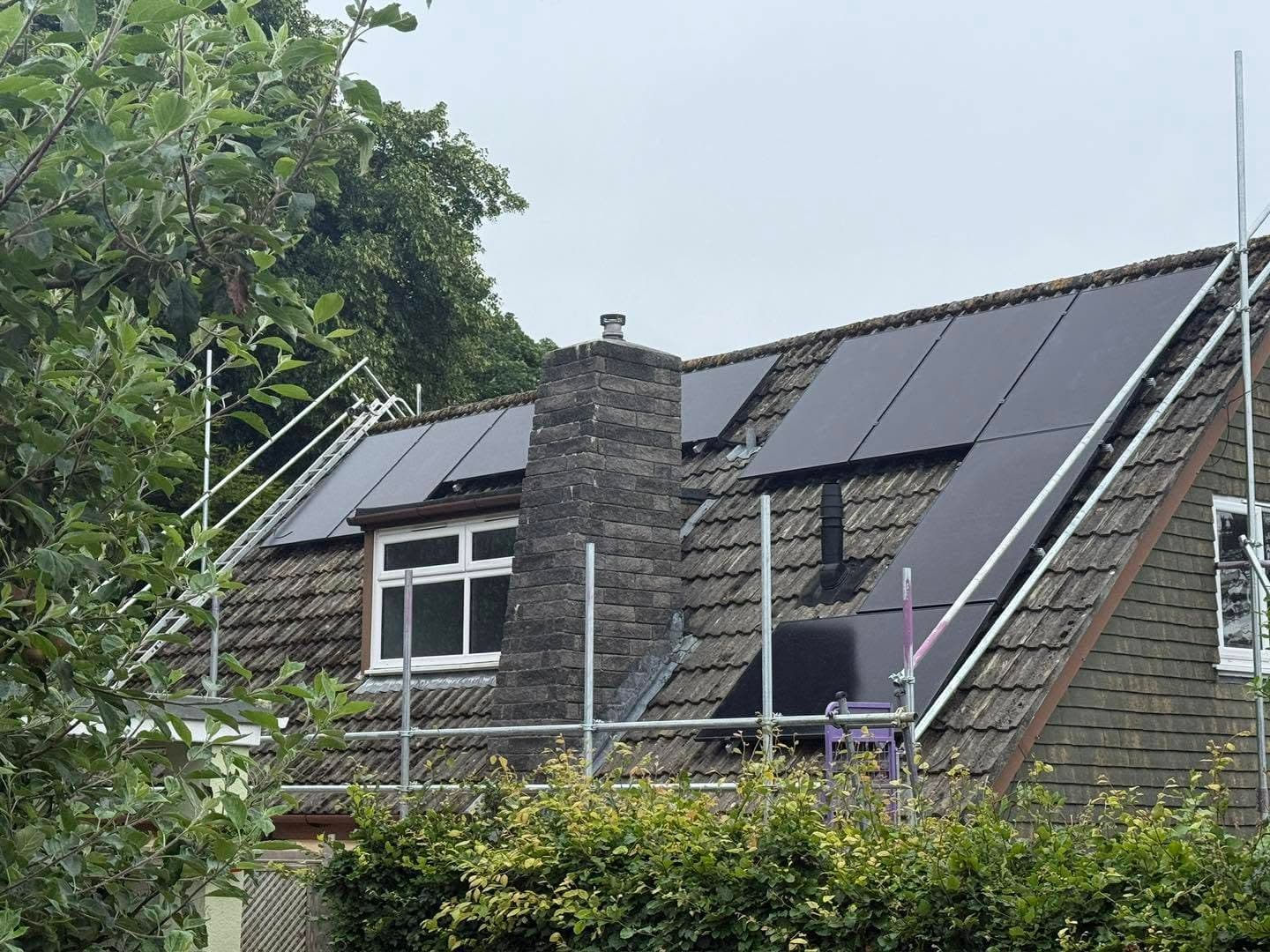 St Columb solar installation, 10x Longi HiMo 10 490W Panels